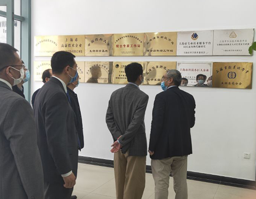 吳清副市長一行聽取了美迪西關于一站式綜合研發服務的技術實力介紹