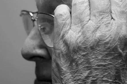 阿爾茨海默氏癥（Alzheimer’s Disease）是21世紀人類面臨的最大健康威脅之一