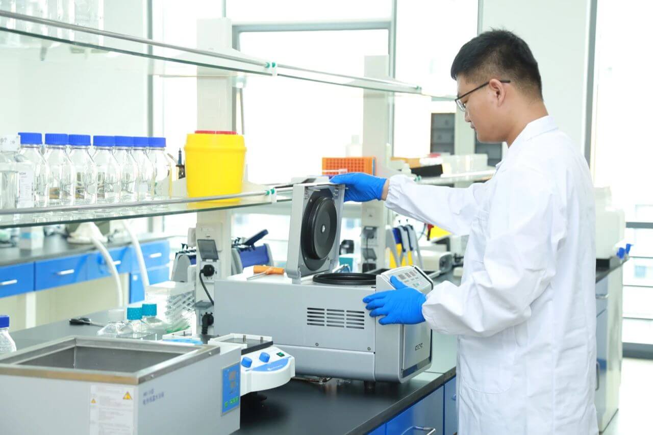 邏晟生物研發(fā)實驗室1.jpg